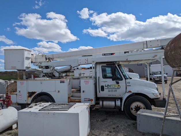 Image for Auction Time: 2012 International 4300 Bucket Truck