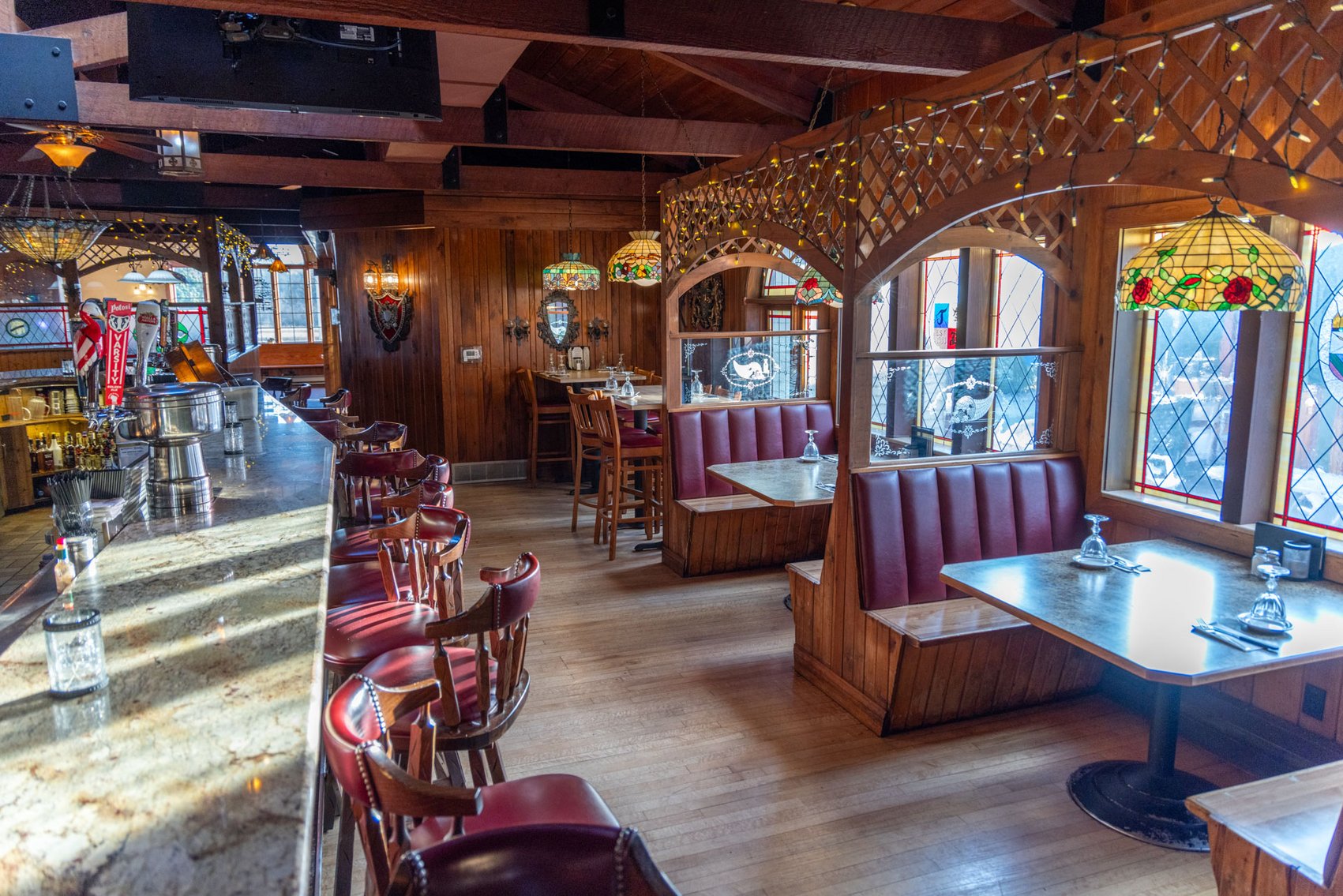 Image for Washington County Casual Family Pub & Restaurant For Sale