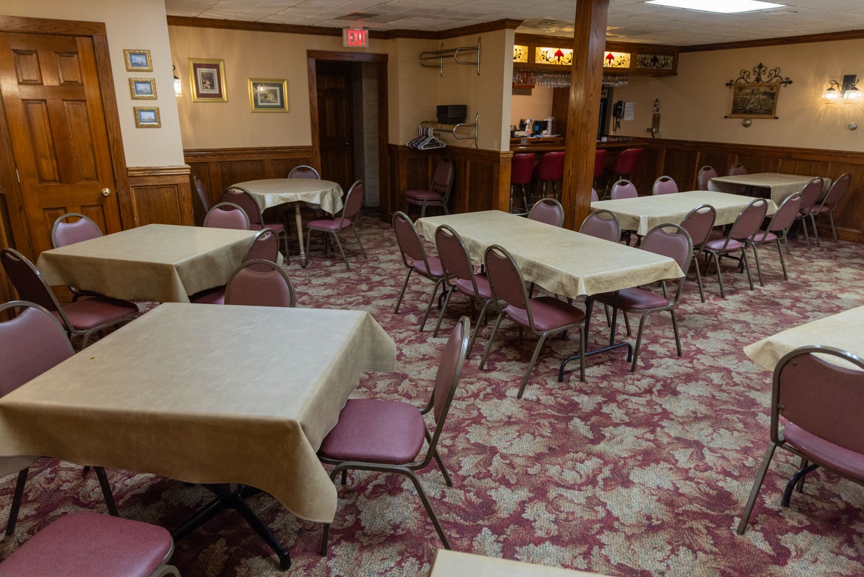 Image for Washington County Casual Family Pub & Restaurant For Sale