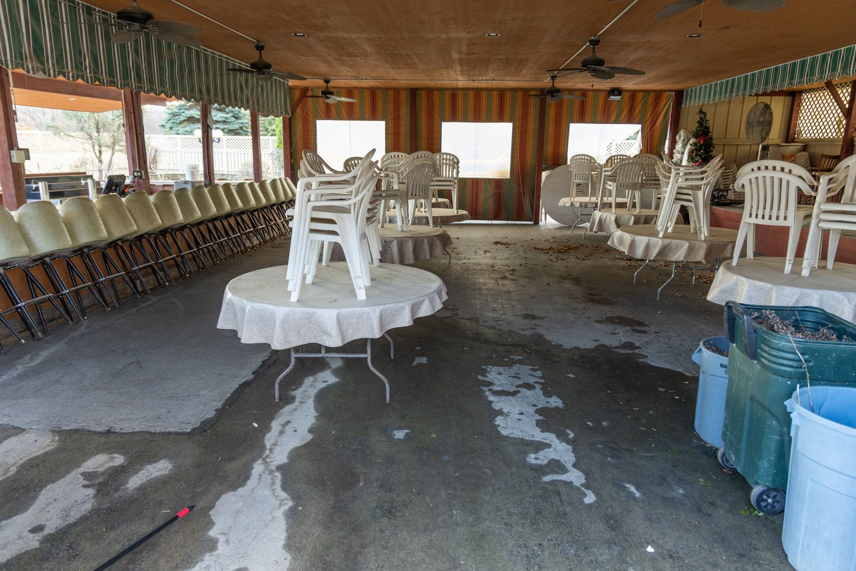 Image for Washington County Casual Family Pub & Restaurant For Sale