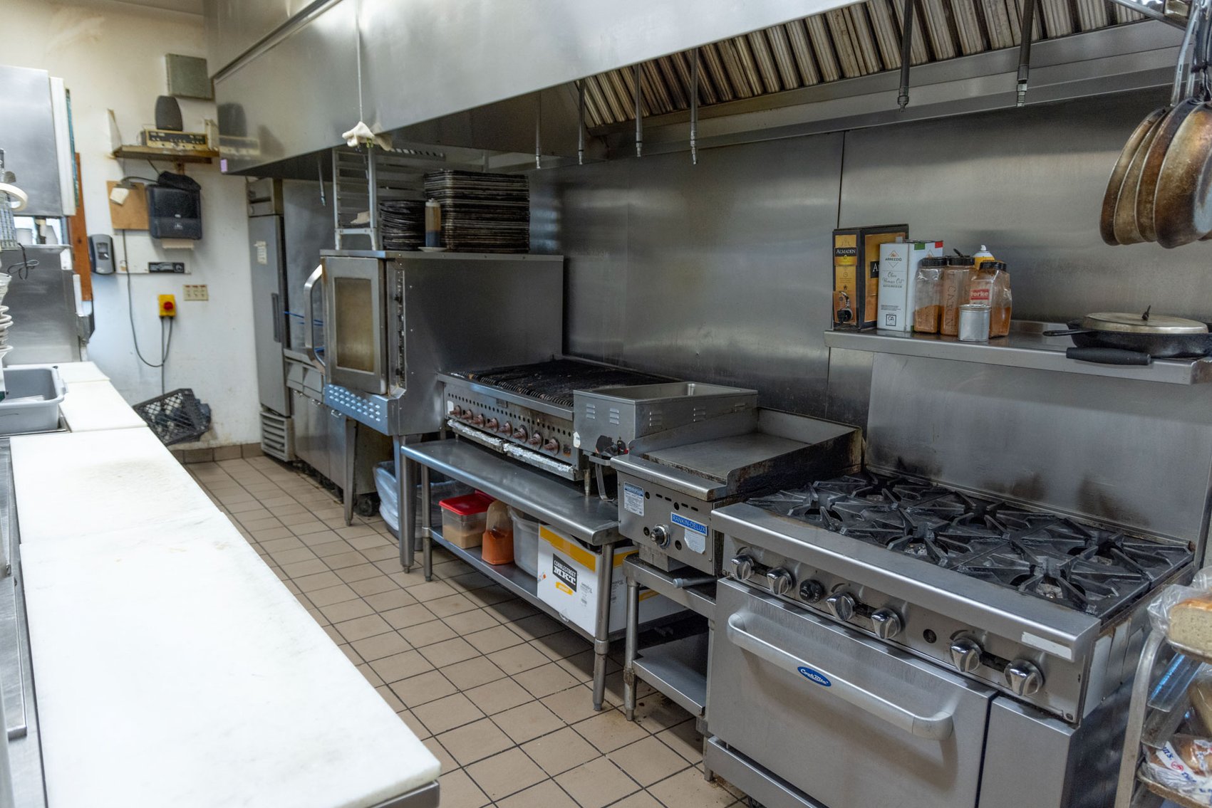 Image for Washington County Casual Family Pub & Restaurant For Sale