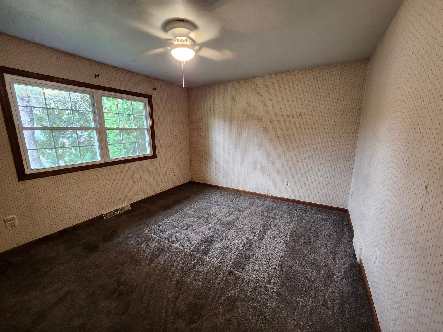 Image for 205 Alvin Circle, Beaver Dam – Online Bidding for Quiet Cul-de-Sac Home