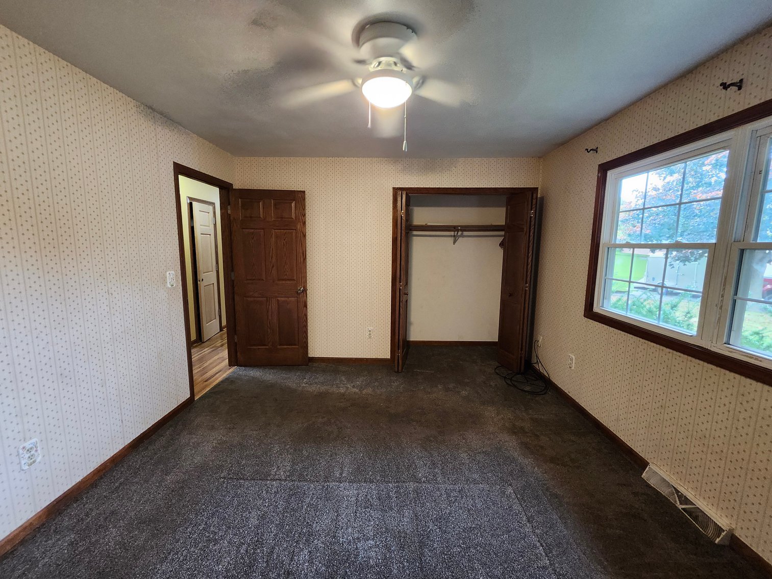 Image for 205 Alvin Circle, Beaver Dam – Online Bidding for Quiet Cul-de-Sac Home