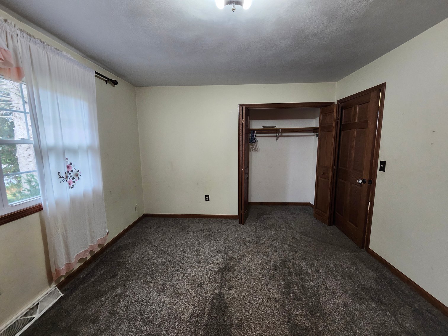 Image for 205 Alvin Circle, Beaver Dam – Online Bidding for Quiet Cul-de-Sac Home