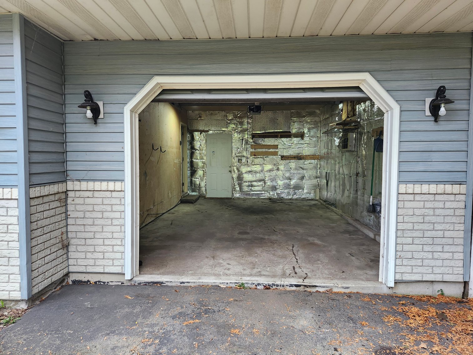 Image for 205 Alvin Circle, Beaver Dam – Online Bidding for Quiet Cul-de-Sac Home