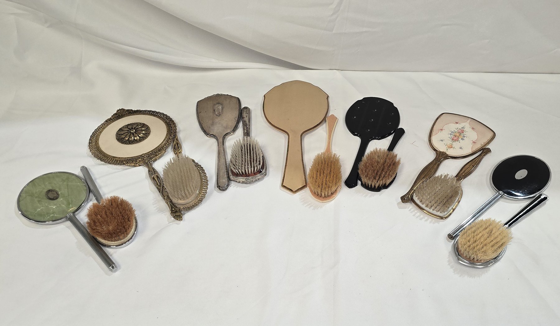 Image for Multi-Estate Vintage & Household Online Only Auction