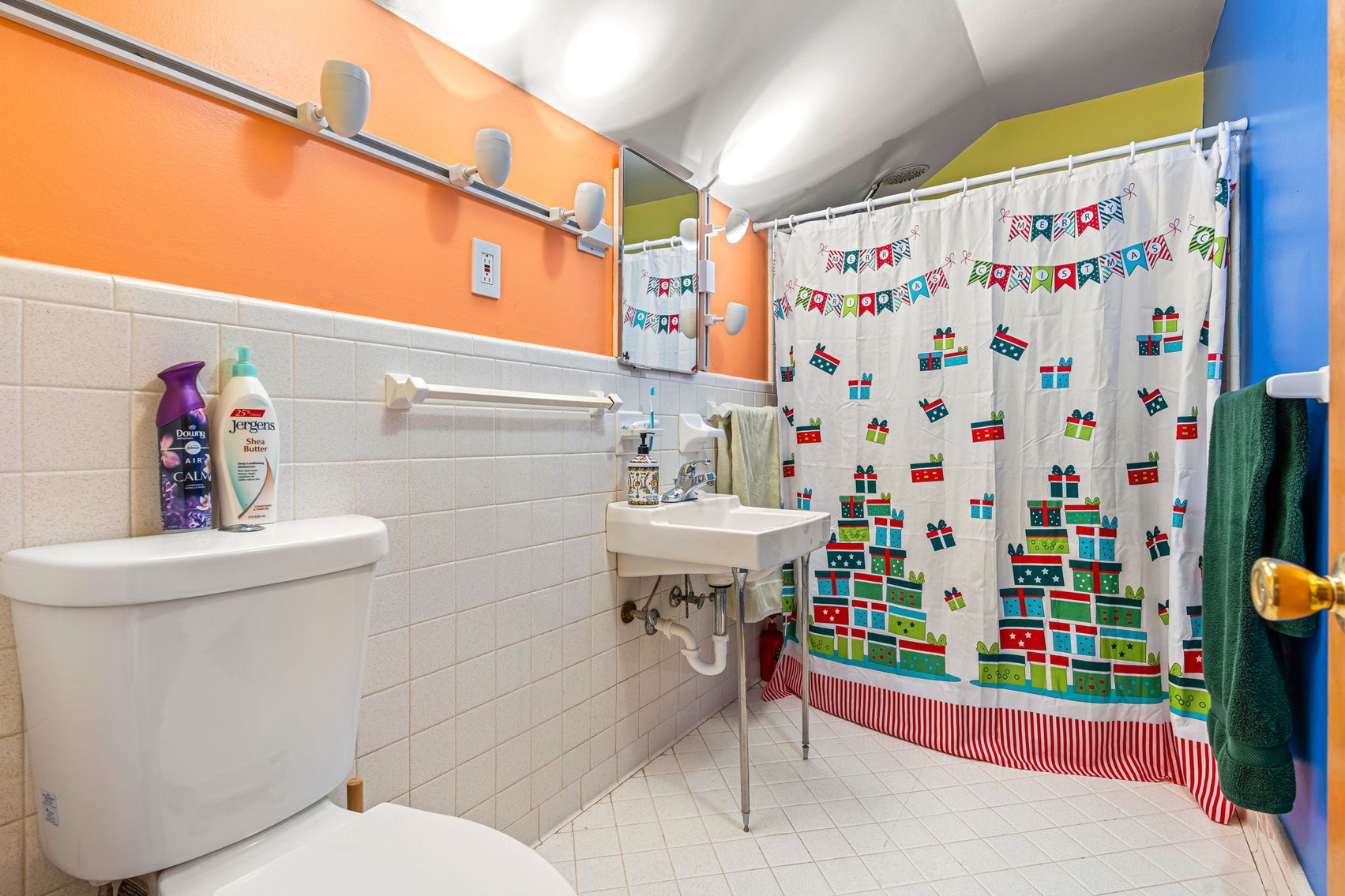 Image for 160 N Galt Ave-ONLINE AUCTION ONLY-BIDDING HAS STARTED