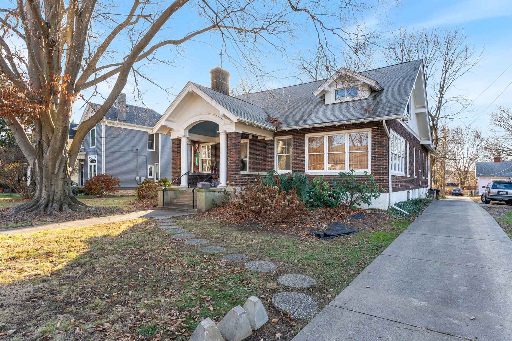 Image for 160 N Galt Ave-ONLINE AUCTION ONLY-BIDDING HAS STARTED