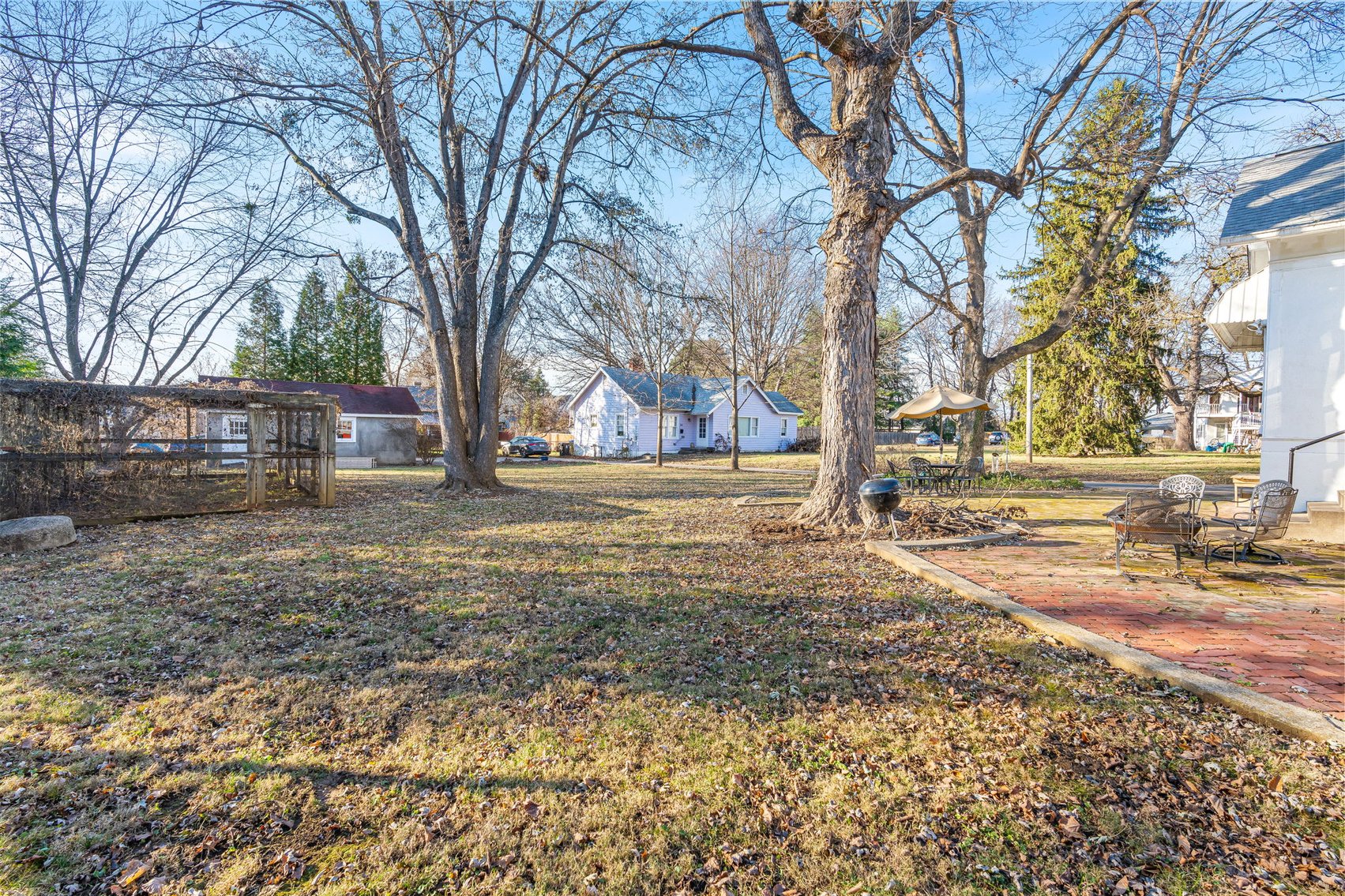 Image for 160 N Galt Ave-ONLINE AUCTION ONLY-BIDDING HAS STARTED