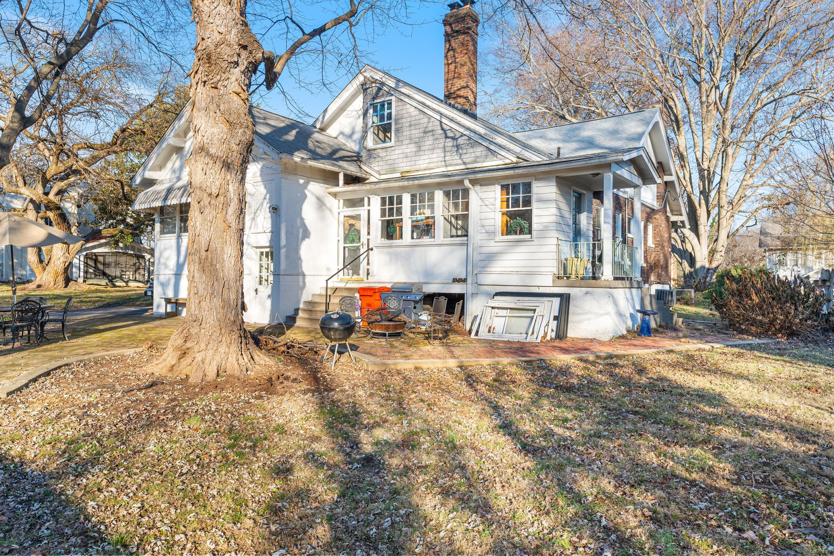 Image for 160 N Galt Ave-ONLINE AUCTION ONLY-BIDDING HAS STARTED