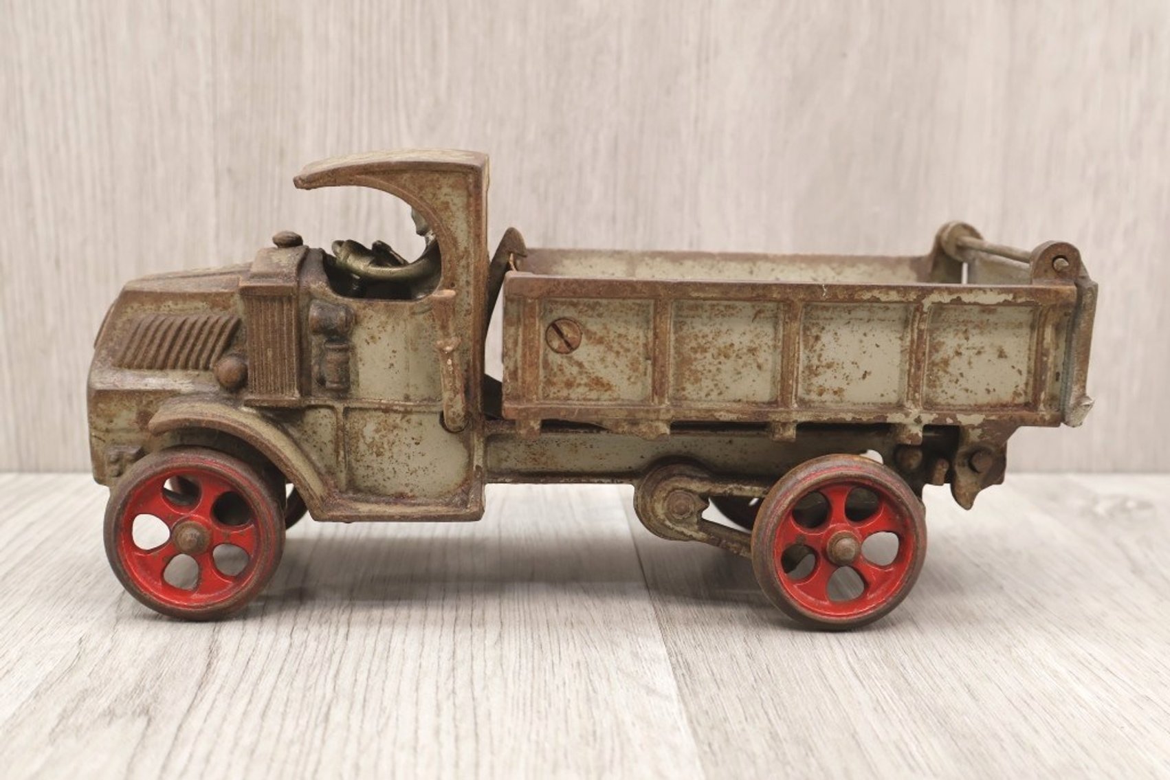 Image for Amazing Cast Iron Toy & Cast Iron Stove ONLINE ONLY Auction