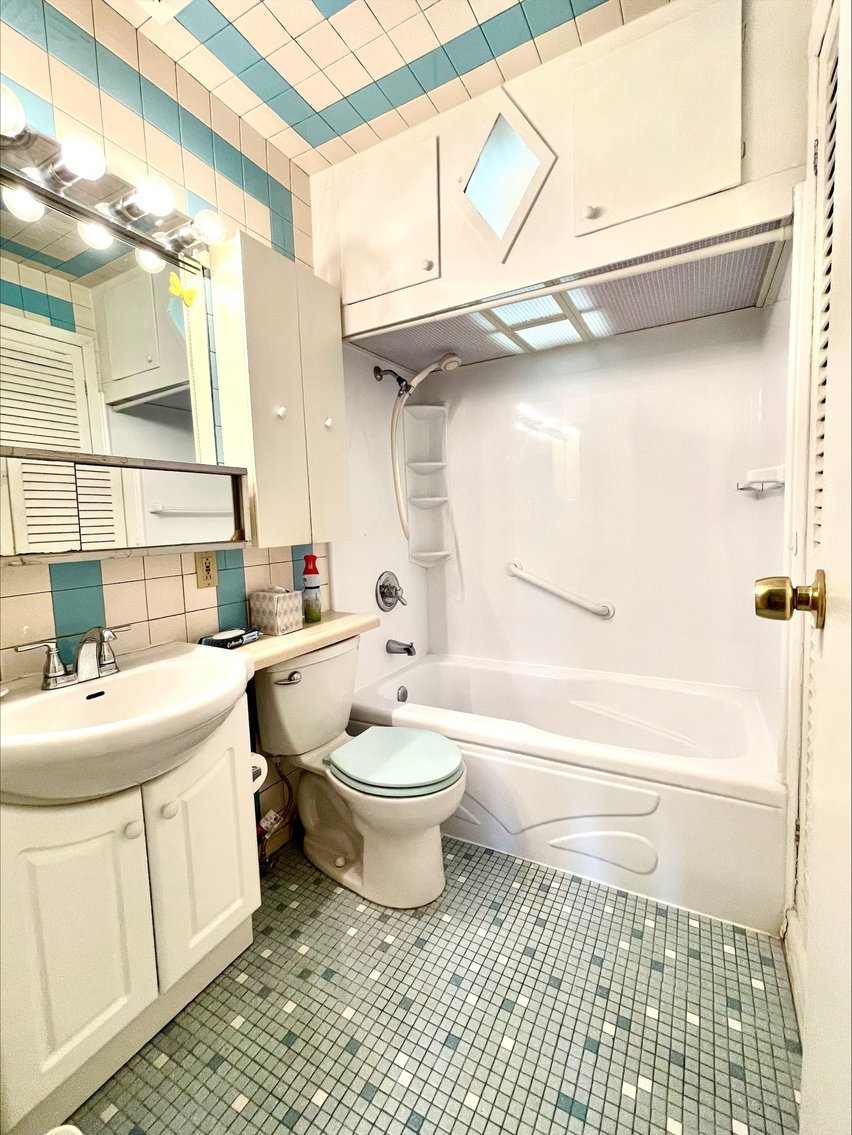 Image for MINIMUM BID AUCTION $99,000! 2127 Maryland Pl