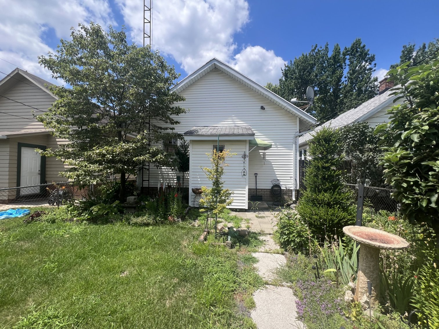 Image for MINIMUM BID AUCTION $39,000! 645 Geneva Ave