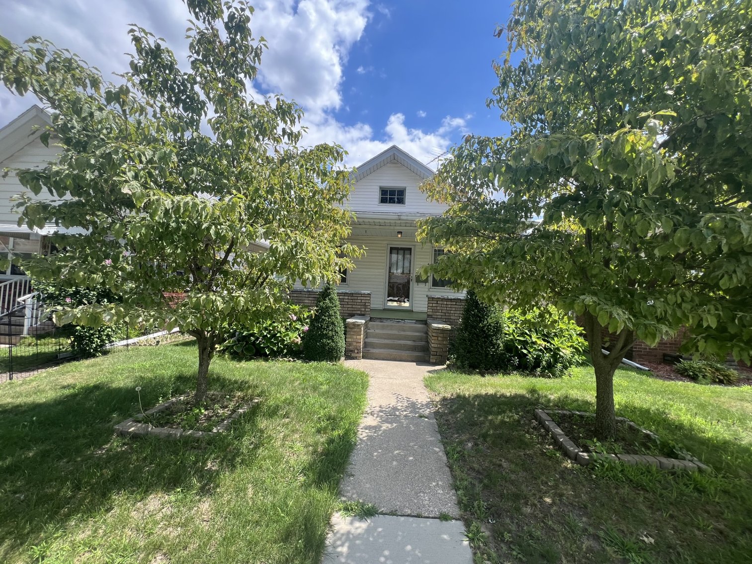 Image for MINIMUM BID AUCTION $39,000! 645 Geneva Ave