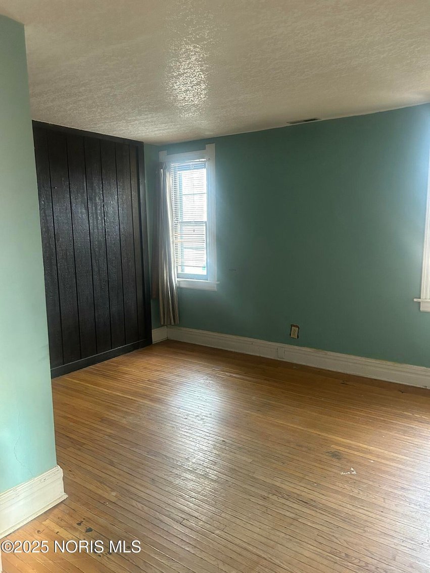 Image for MINIMUM BID AUCTION $40,000! 245 Plymouth St