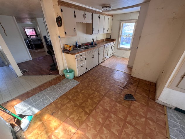 Image for MINIMUM BID AUCTION $25,000! 637 W Beecher St