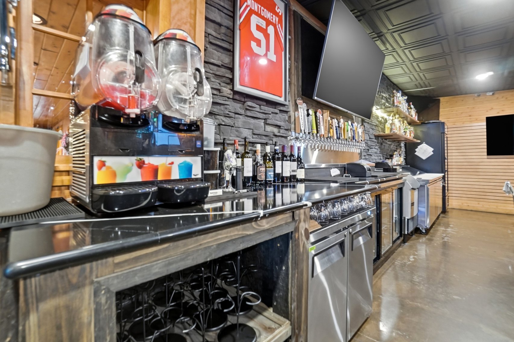 Image for TURN-KEY BUSINESS AUCTION! 2330 Bright Rd