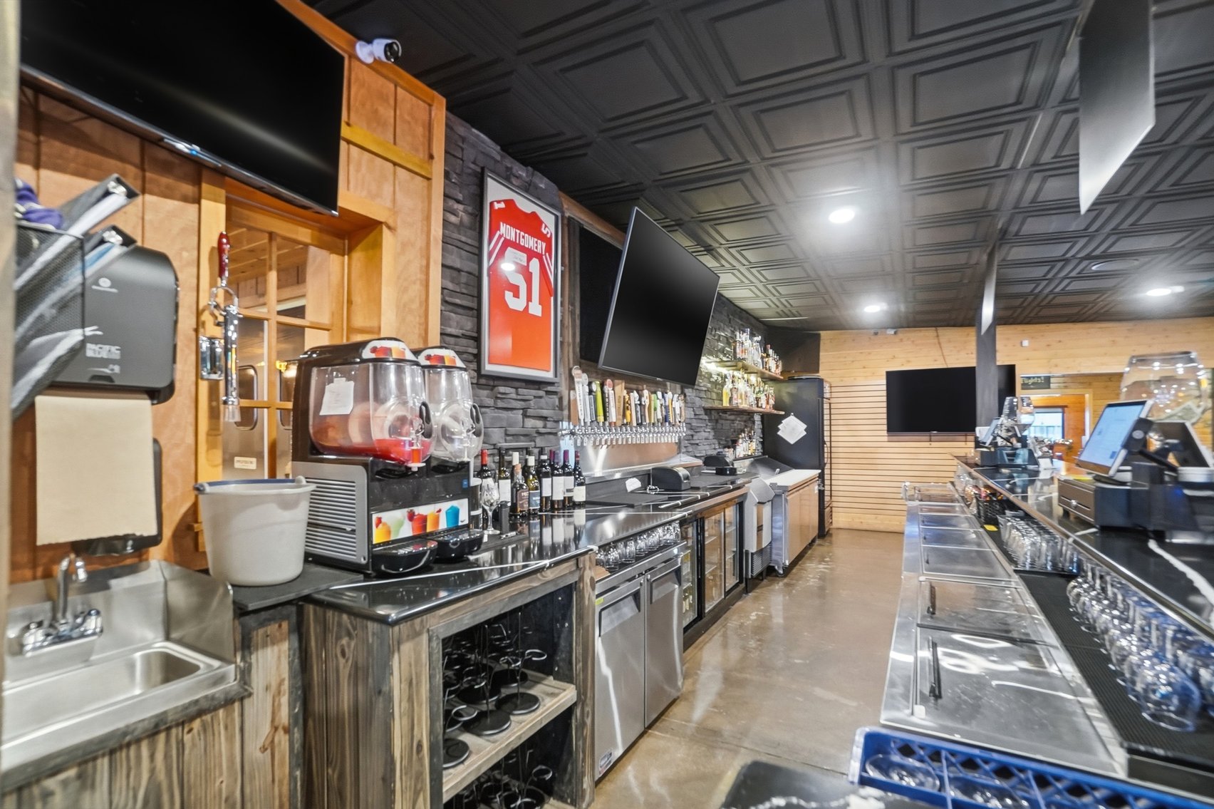 Image for TURN-KEY BUSINESS AUCTION! 2330 Bright Rd