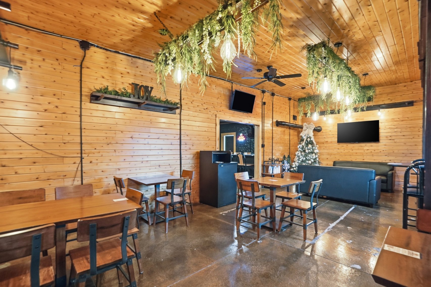 Image for TURN-KEY BUSINESS AUCTION! 2330 Bright Rd