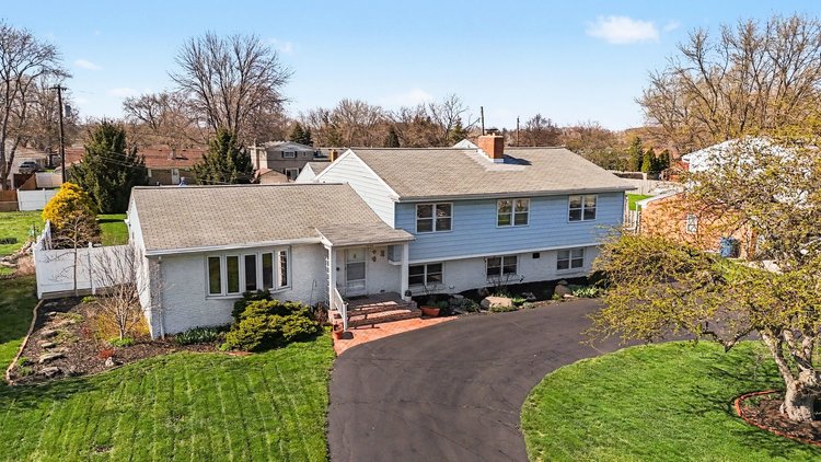 Image for MINIMUM BID AUCTION $225,000! 5930 N River Rd