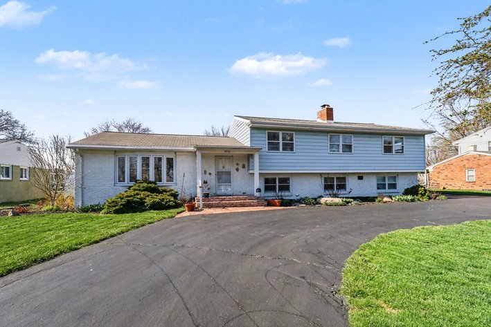 Image for MINIMUM BID AUCTION $225,000! 5930 N River Rd