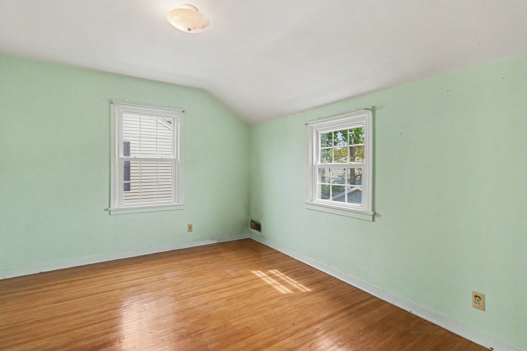 Image for MINIMUM BID AUCTION $99,000! 2647 Stamford Dr