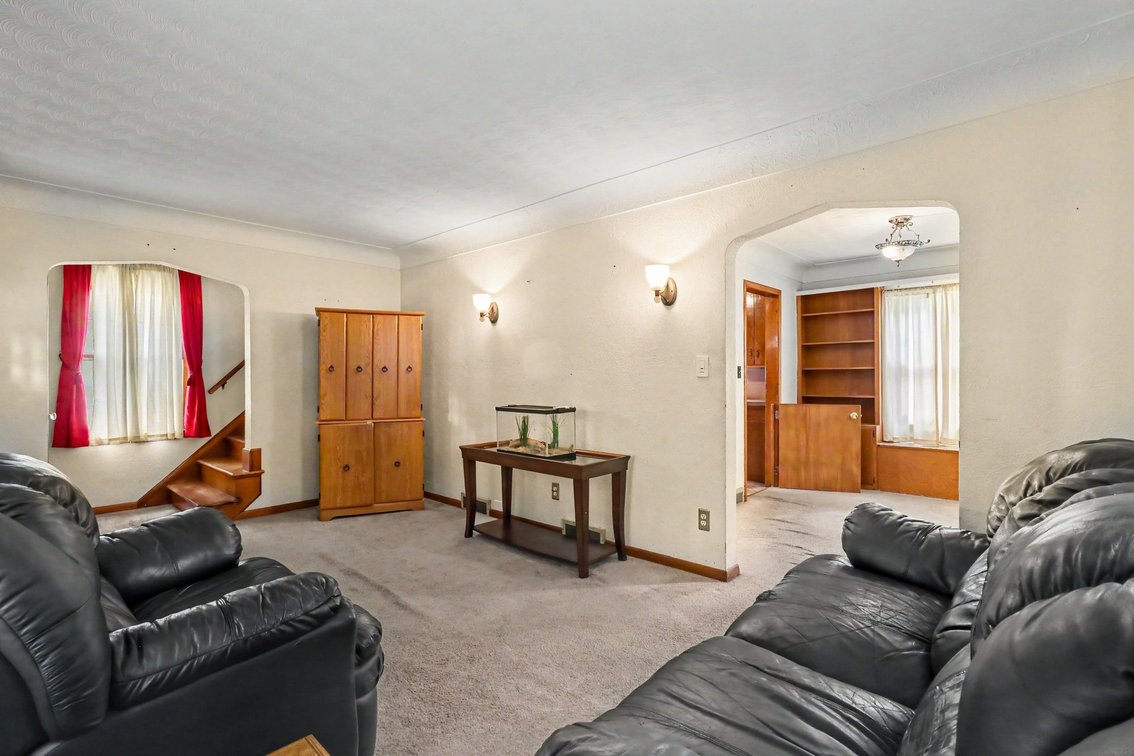 Image for MINIMUM BID AUCTION $75,000! 1204 Hawk St