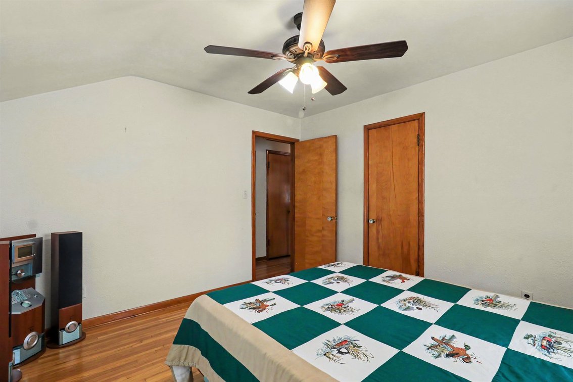 Image for MINIMUM BID AUCTION $75,000! 1204 Hawk St