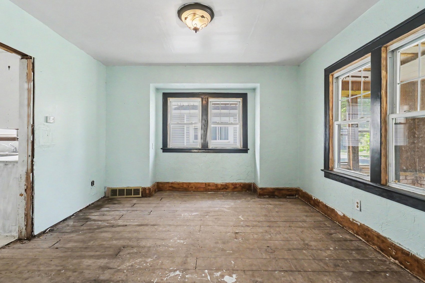Image for ABSOLUTE AUCTION! 4114 Eastway St