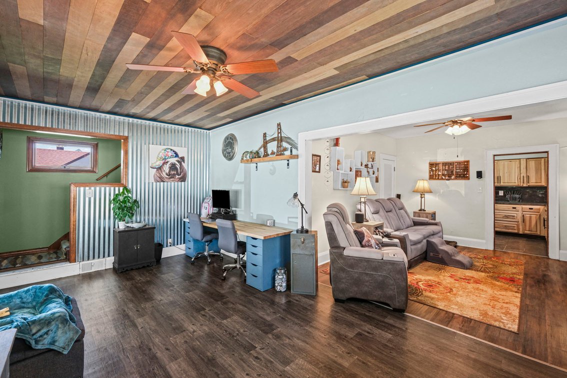 Image for MINIMUM BID AUCTION $99,000! 2559 106th St