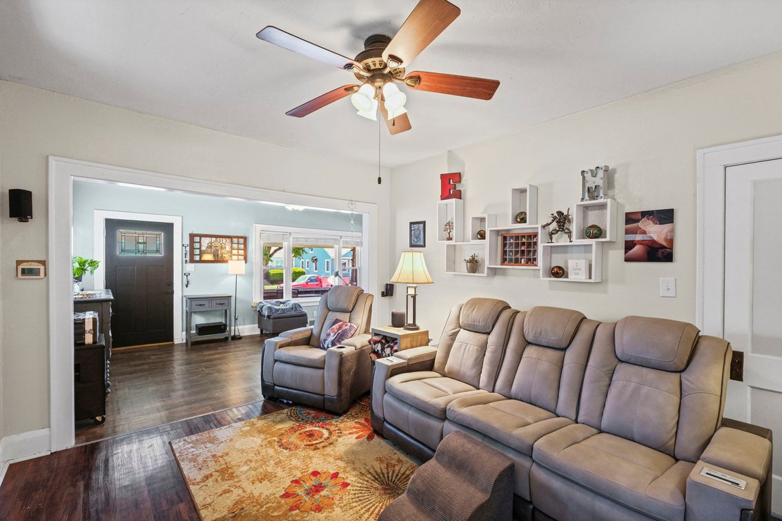 Image for MINIMUM BID AUCTION $99,000! 2559 106th St