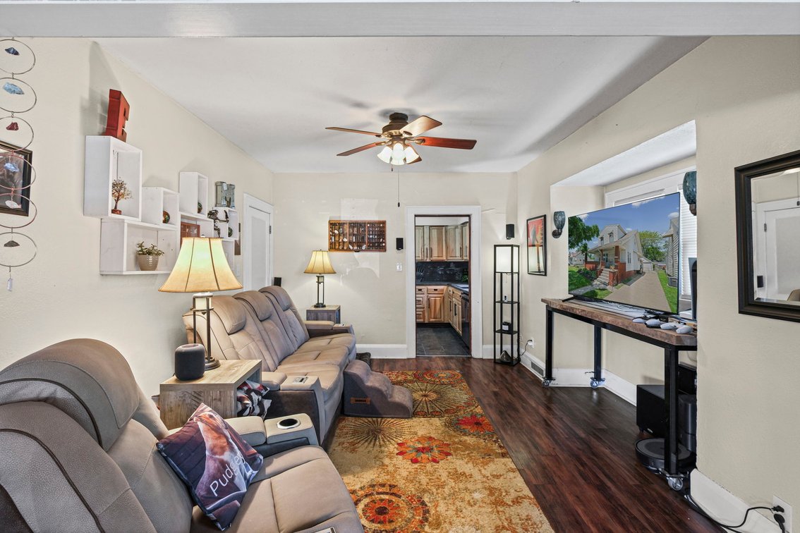 Image for MINIMUM BID AUCTION $99,000! 2559 106th St