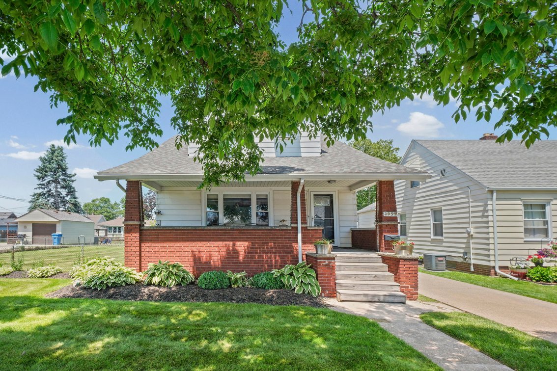Image for MINIMUM BID AUCTION $99,000! 2559 106th St