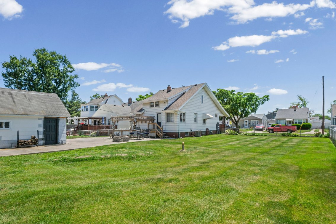 Image for MINIMUM BID AUCTION $99,000! 2559 106th St