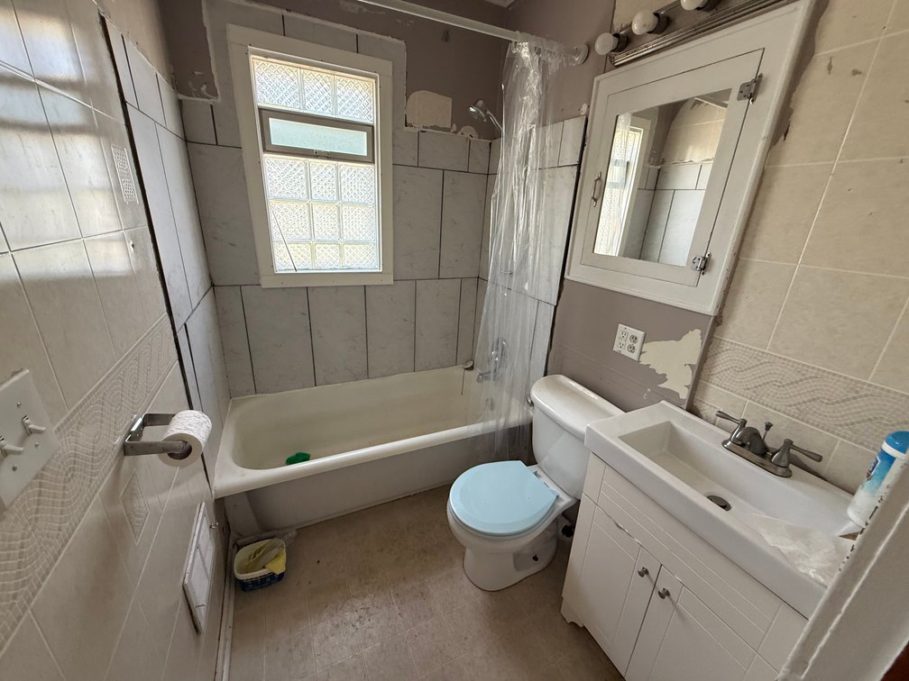 Image for MINIMUM BID AUCTION $80,000! 2643 W Alexis Rd