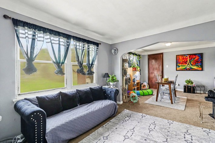 Image for MINIMUM BID AUCTION $49,000! 702 E Broadway