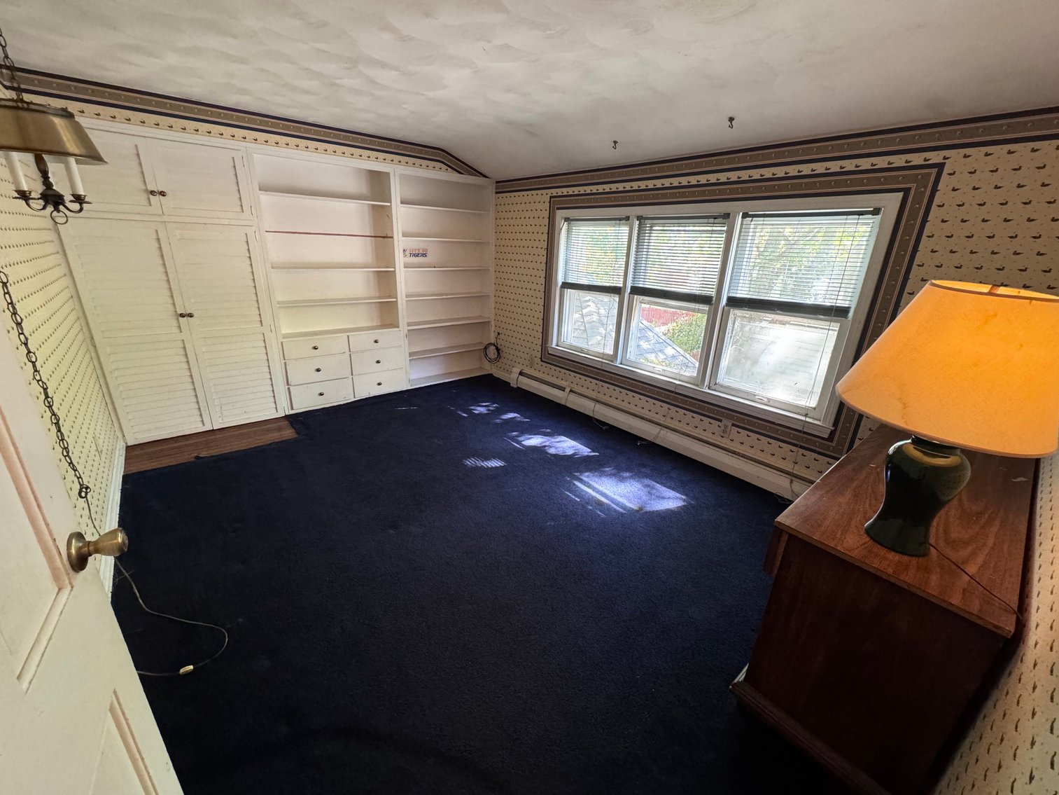 Image for MINIMUM BID AUCTION $99,000! 616 E Oak St