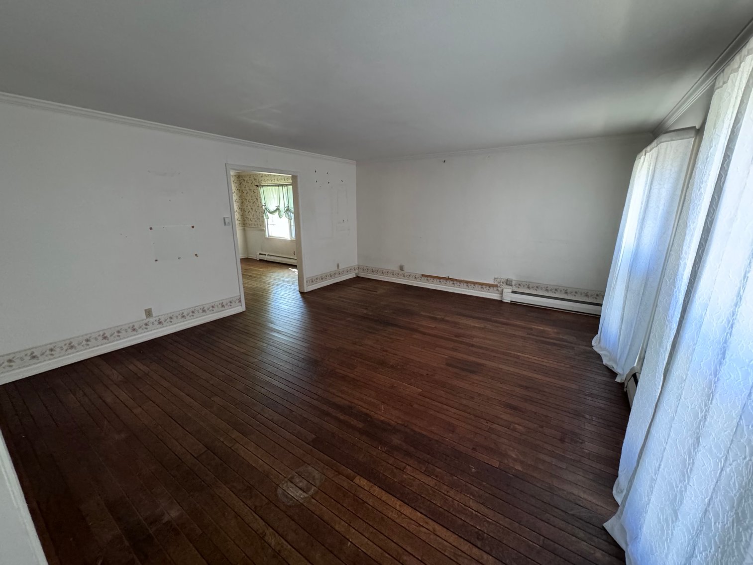 Image for MINIMUM BID AUCTION $99,000! 616 E Oak St