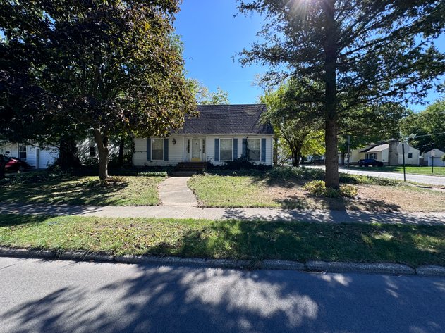 Image for MINIMUM BID AUCTION $99,000! 616 E Oak St