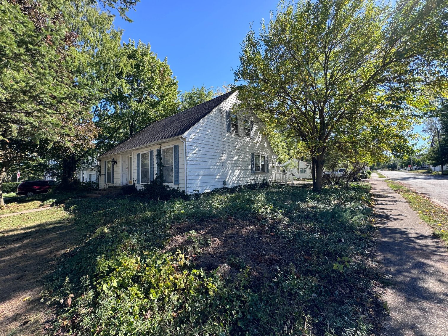 Image for MINIMUM BID AUCTION $99,000! 616 E Oak St