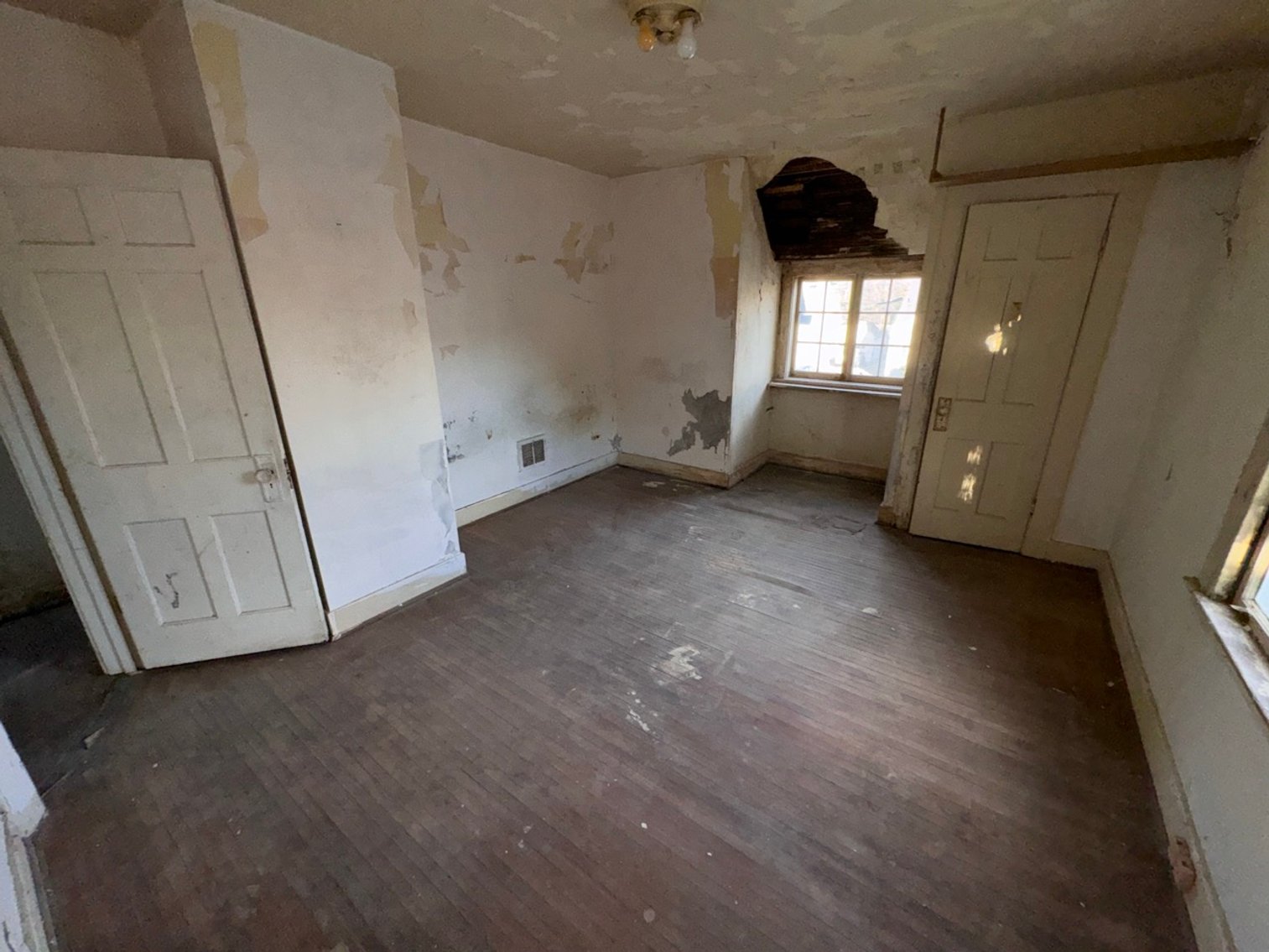 Image for SOLD PRIOR TO AUCTION! 2741 Northwood Ave