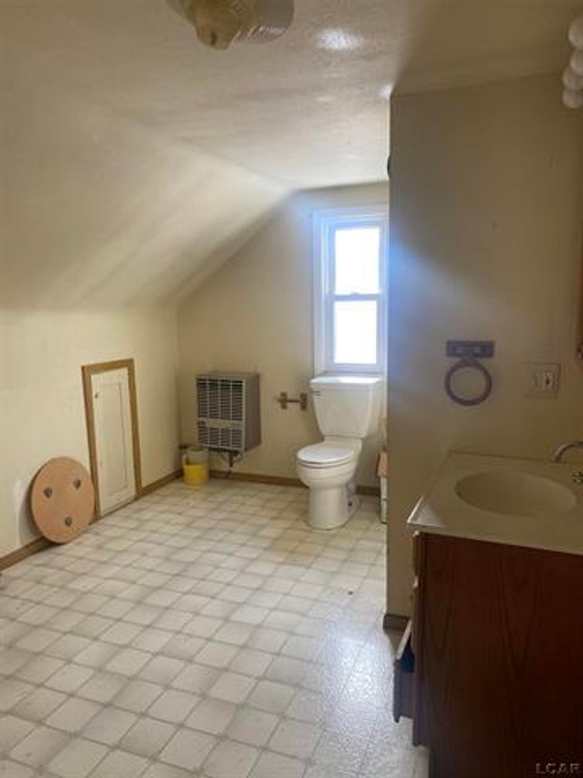 Image for MINIMUM BID AUCTION $99,000! 218 White St