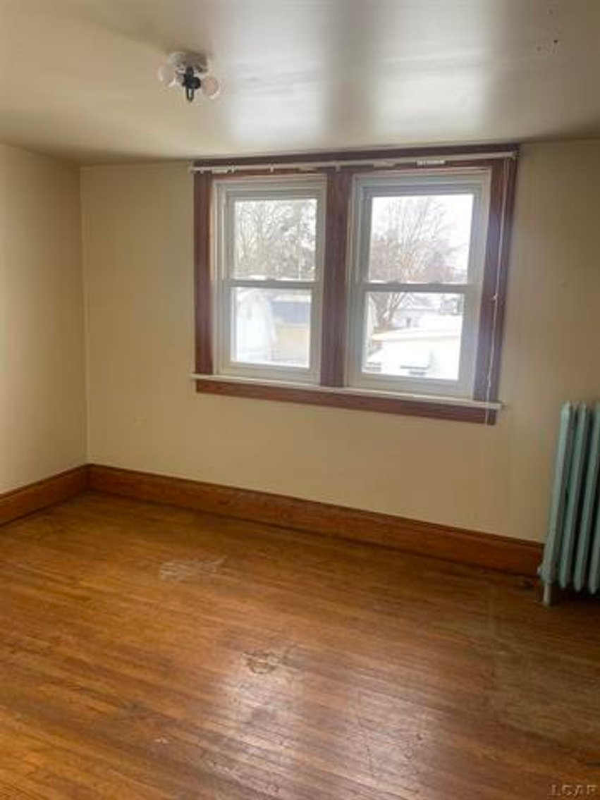 Image for MINIMUM BID AUCTION $99,000! 218 White St