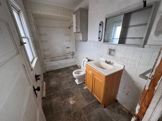 Image for MINIMUM BID AUCTION $25,000! 1723 Stahlwood