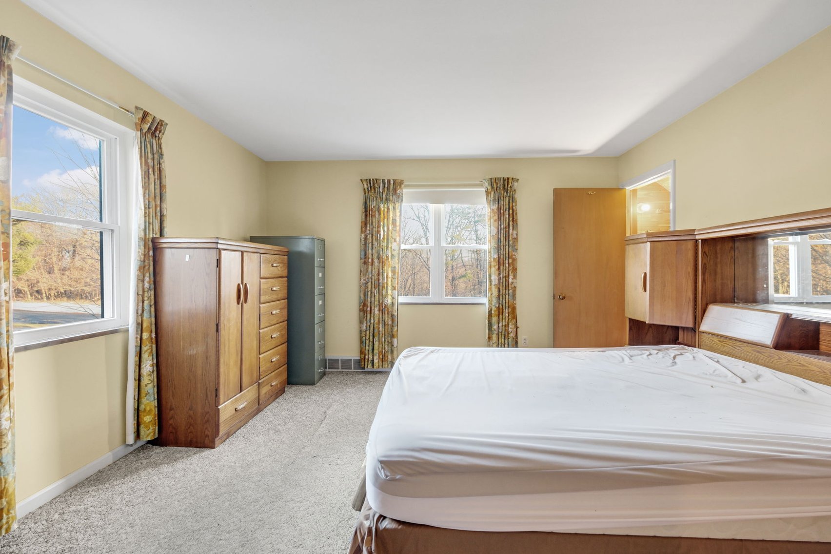 Image for MINIMUM BID AUCTION $149,000! 1660 N Cove Blvd.