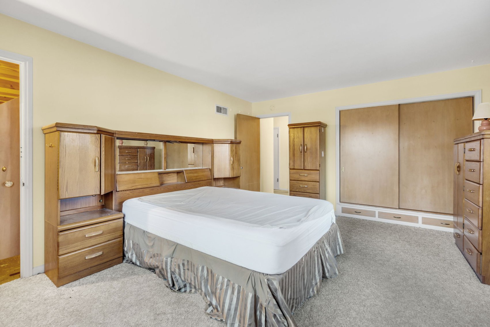 Image for MINIMUM BID AUCTION $149,000! 1660 N Cove Blvd.