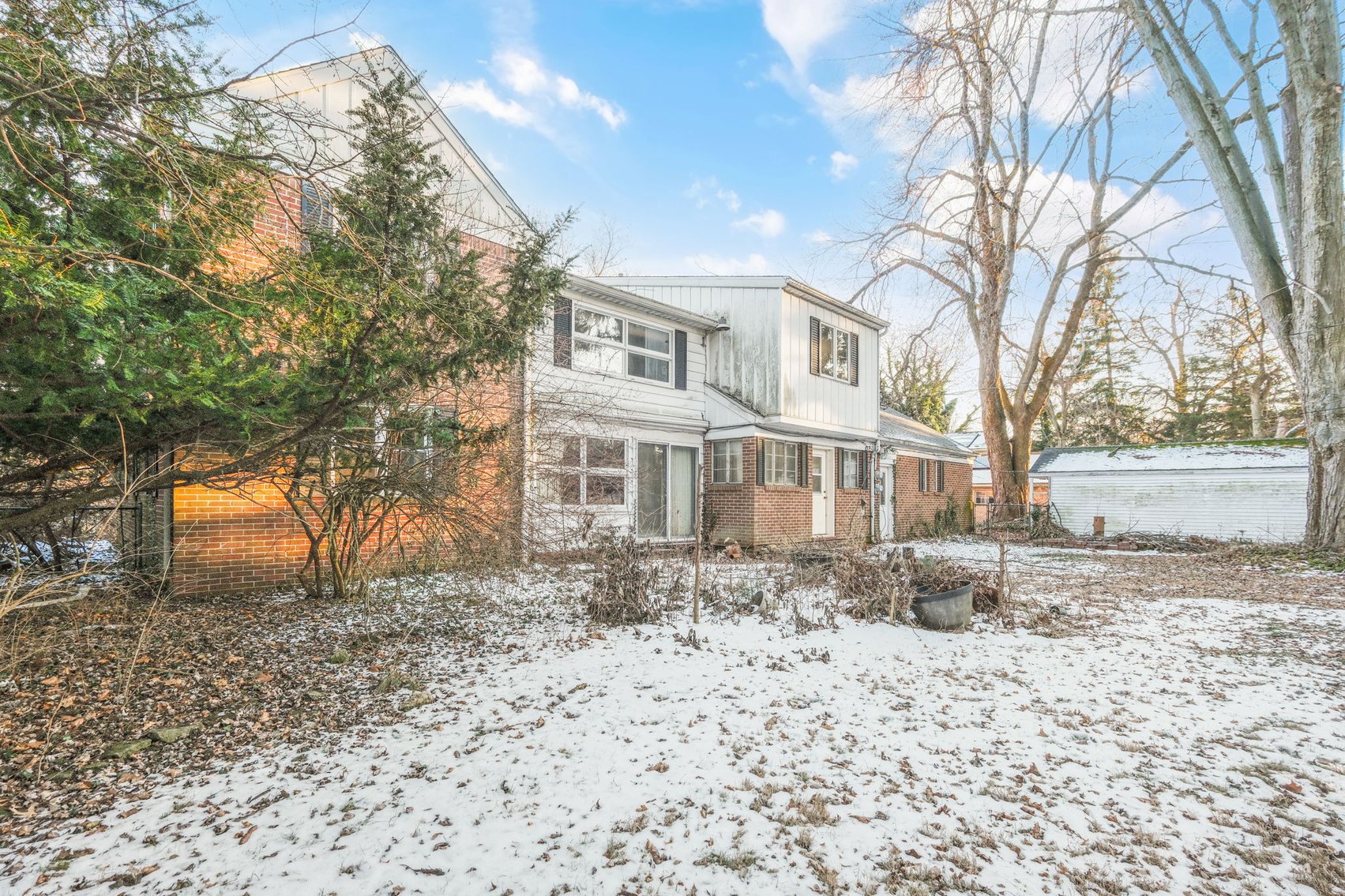 Image for MINIMUM BID AUCTION $149,000! 1660 N Cove Blvd.