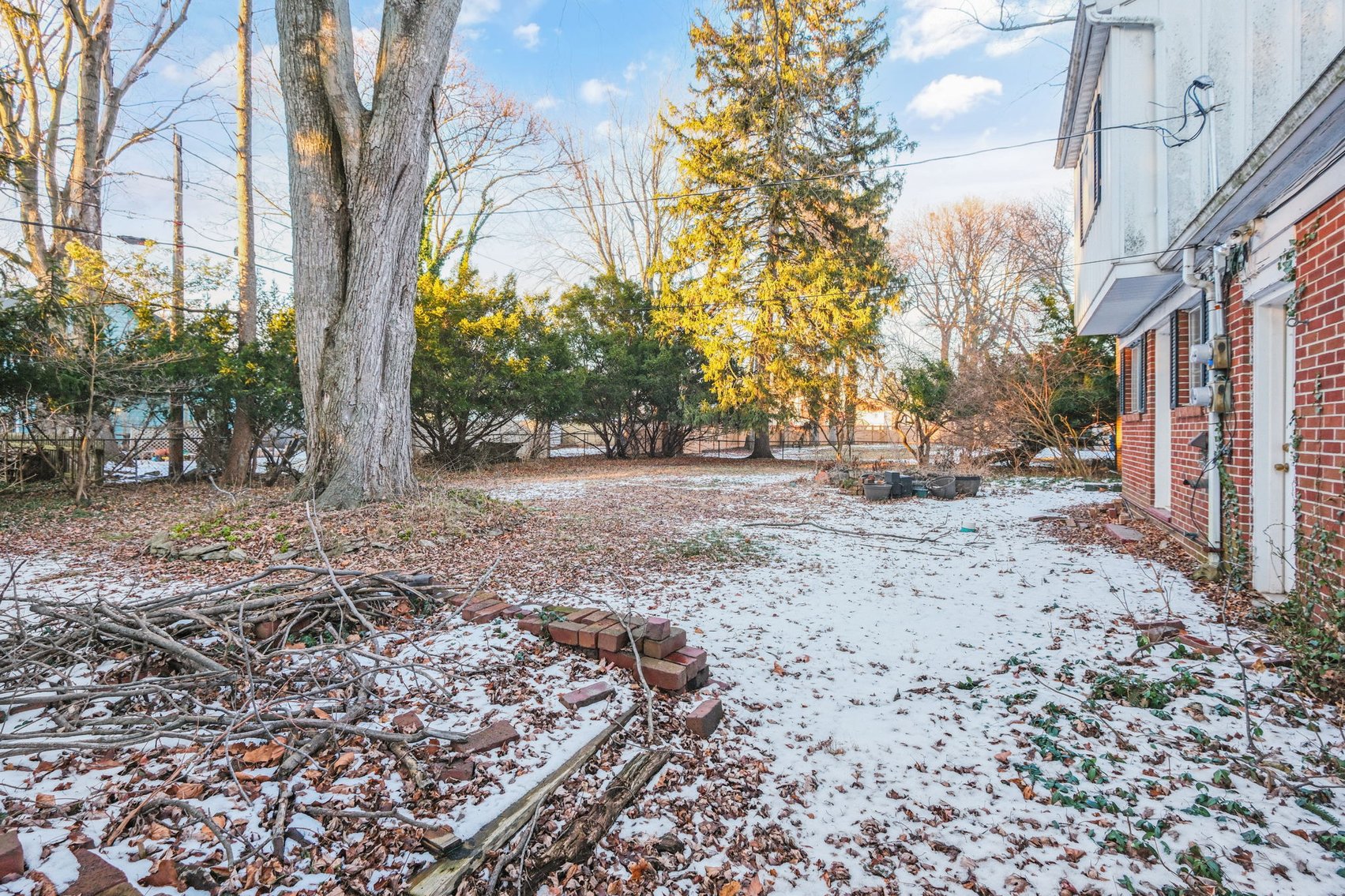 Image for MINIMUM BID AUCTION $149,000! 1660 N Cove Blvd.