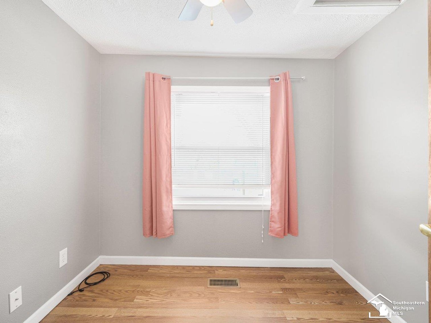 Image for MINIMUM BID AUCTION $89,000! 3362 5th Street
