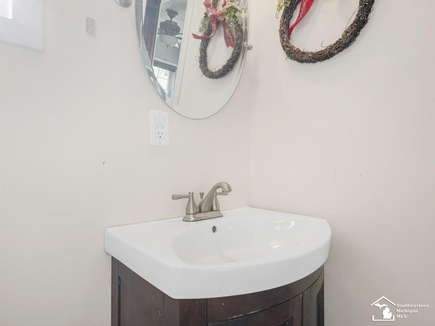 Image for MINIMUM BID AUCTION $89,000! 3362 5th Street
